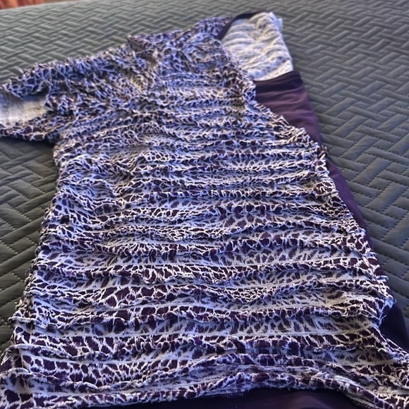 Jaclyn Smith Purple and White Top - Picture 5 of 10